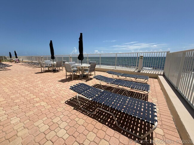 Building Photo - 3540 S Ocean Blvd