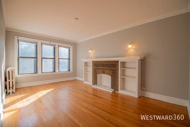 Foto del edificio - 6055 N Ridge -1