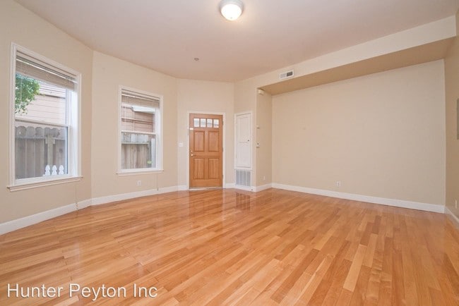 Building Photo - 1013 Fair Oaks Ave