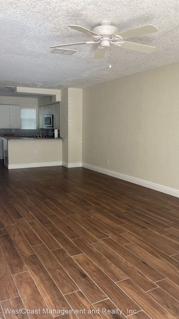 Building Photo - 2 br, 2.5 bath House - 11353 Grandville Dr.