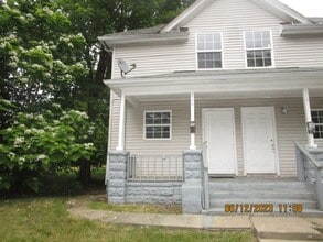 Building Photo - 216 Huey St