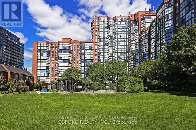 Building Photo - 701-1701 King St W