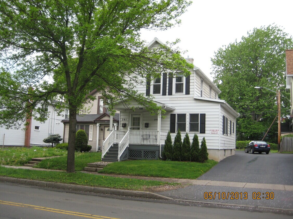 Primary Photo - 259 S Goodman St