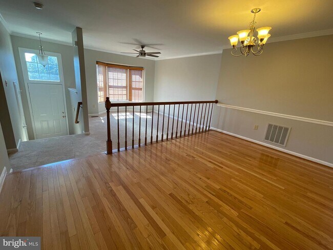 Building Photo - 6575 Ewald Ct