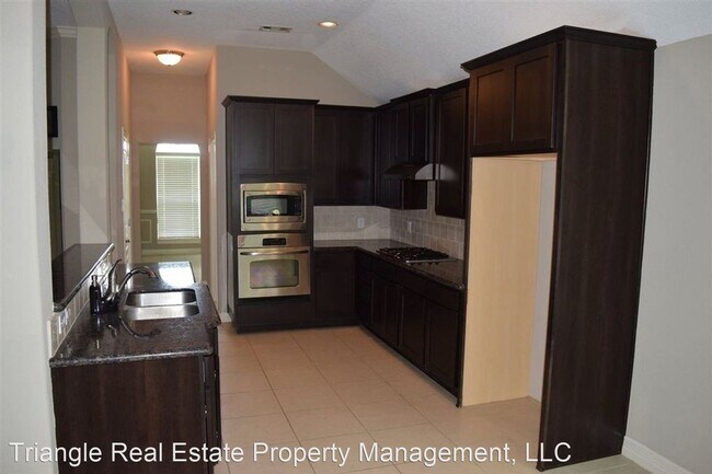 Foto del edificio - 3 br, 3 bath House - 14840 Lisa Lane