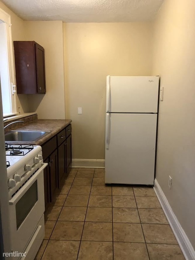 Building Photo - 1 br, 1 bath Apartment - 300 Winthrop Ave 104