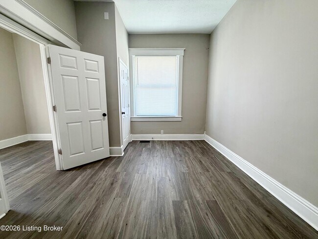 Foto del edificio - 4207 W Market St