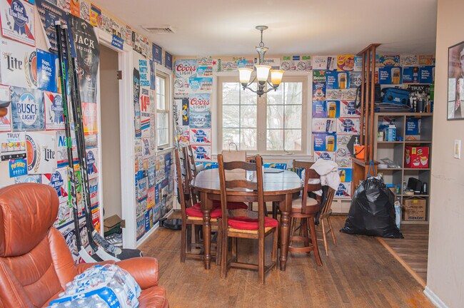 Building Photo - 409 Sterling Plz