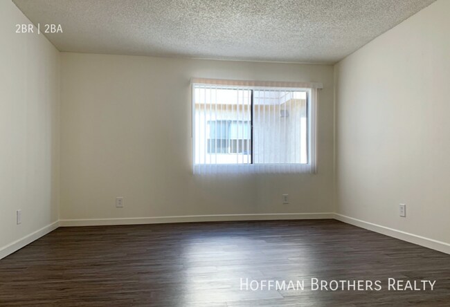 Building Photo - 1010 E Acacia Ave Glendale, CA 91205