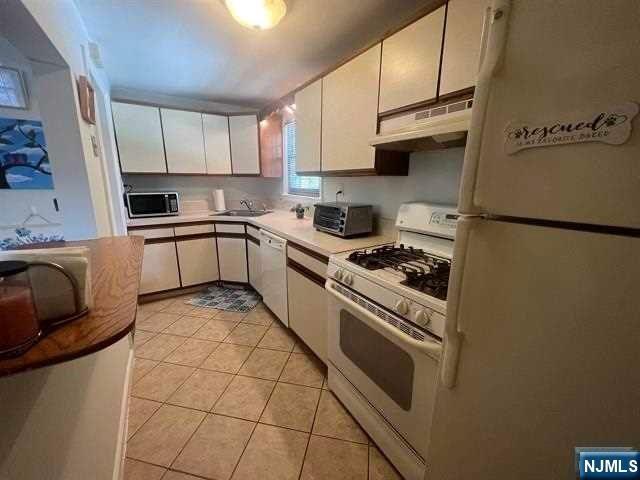 Foto del edificio - 42 7th Ave