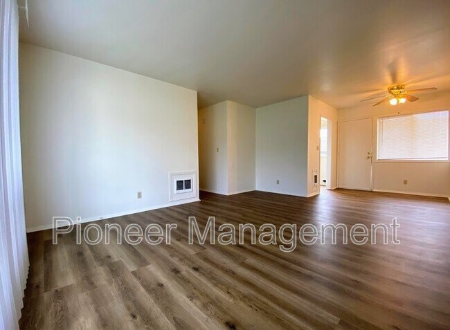 Building Photo - 793 NE Alameda Ave