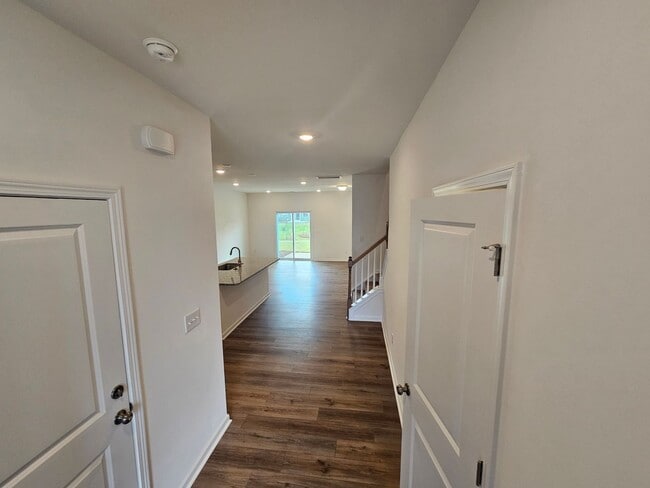 Foto del edificio - Beautiful Townhome in Concord! Great schools!