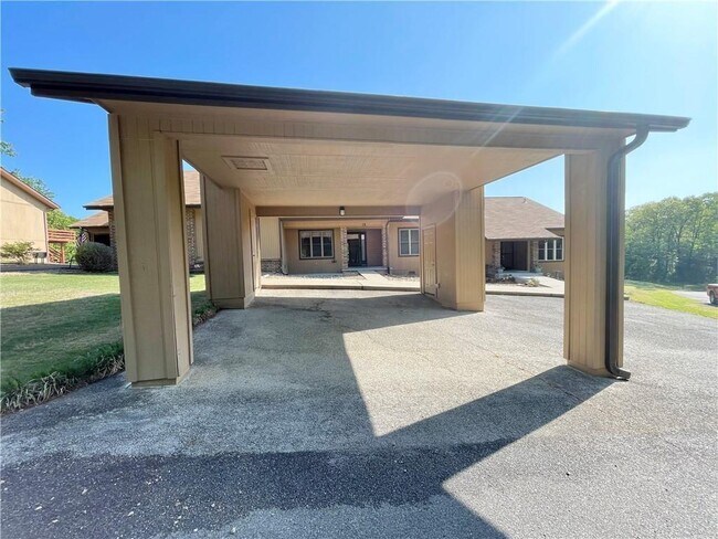 Building Photo - 12 Walter Dr