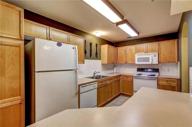 Building Photo - 3307 Speedway