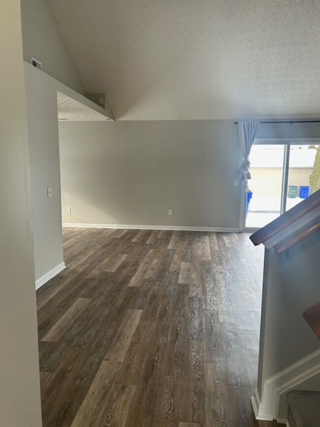 Foto del edificio - Tates Creek Village. 1st Floor Master BR!  260204