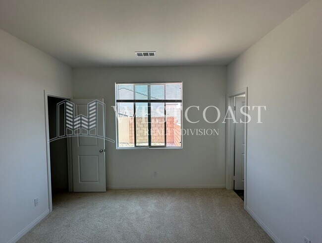 Building Photo - 25134 Sand Wedge Dr