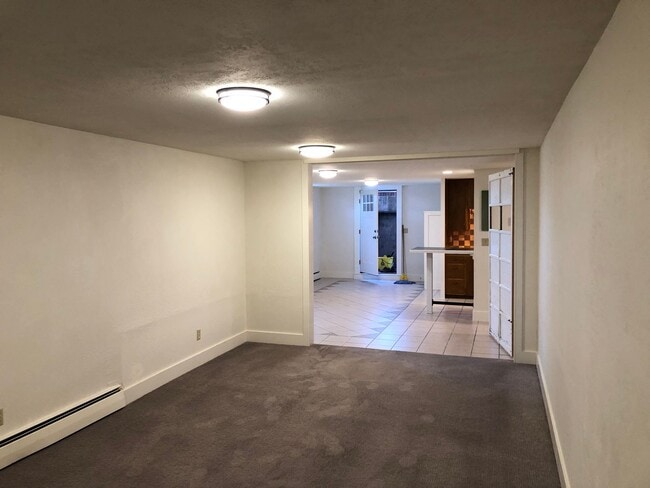 Building Photo - Beall Street