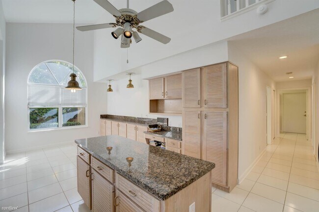 Foto del edificio - 5 br, 4.5 bath House - 115 Olympus Way