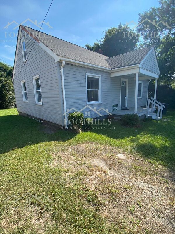 Building Photo - 2704 Whitehall Ave