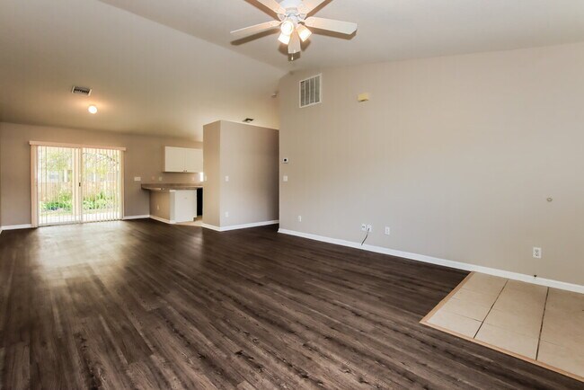 Building Photo - 7786 104th Ct