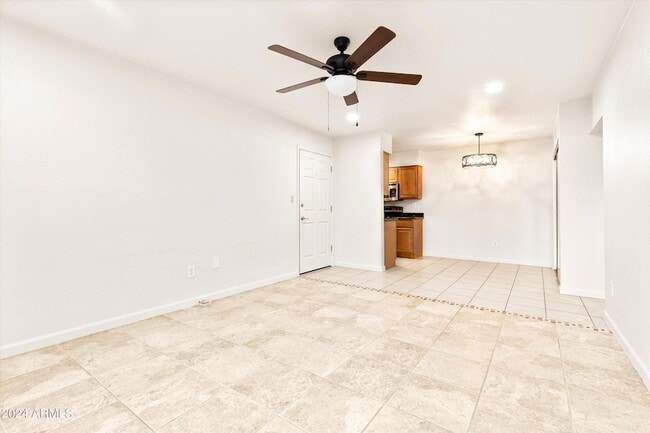 Foto del edificio - 5877 N Granite Reef Rd