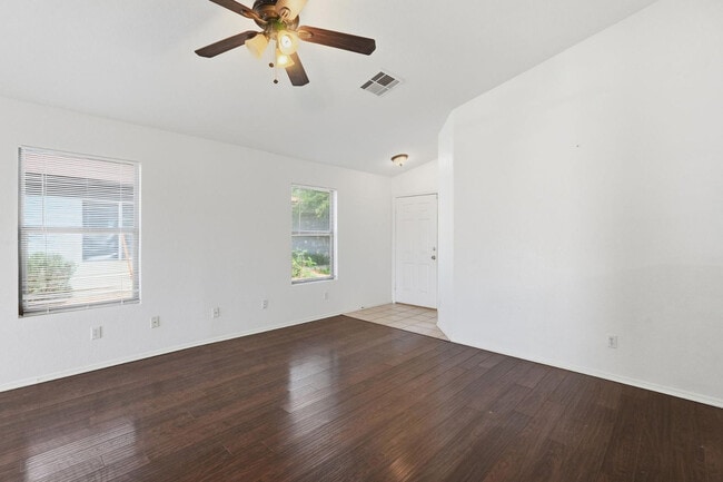 Building Photo - 15033 W Ventura St