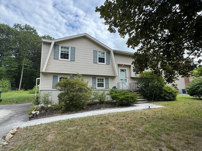 Building Photo - Spacious 3 Bedroom Single Family Rental - ...