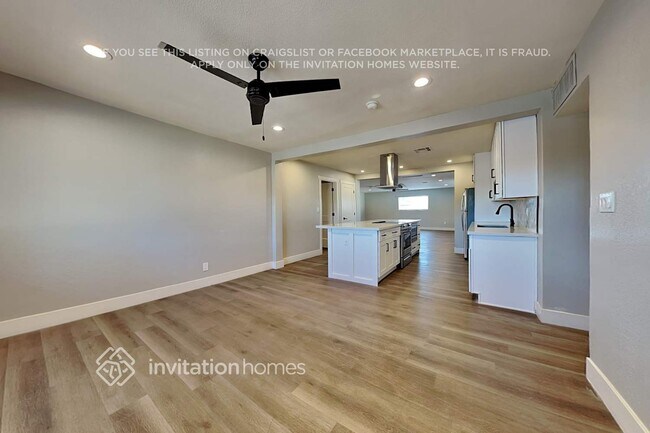 Building Photo - 856 E 9th Ave