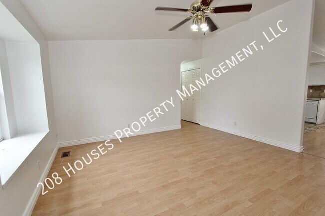 Building Photo - Single-Level Home in Quiet Neighborhood