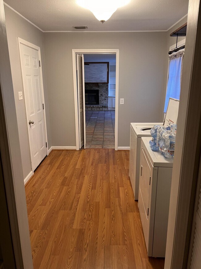 Foto del edificio - 2212 Hunter St