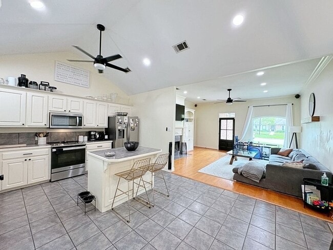 Building Photo - 10473 E Springwind Ct