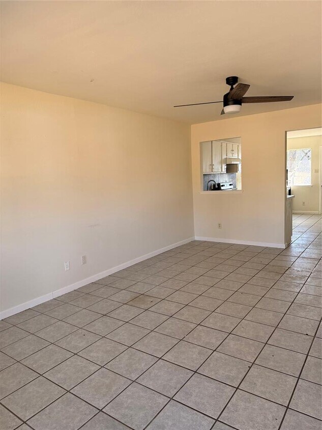 Building Photo - 10401 Little Pebble Dr