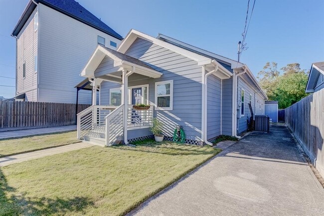 Building Photo - 907 Brooks St