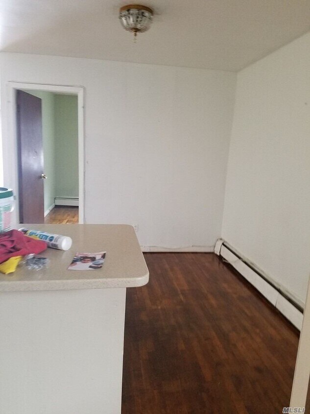 Foto principal - 108-26 42nd Ave