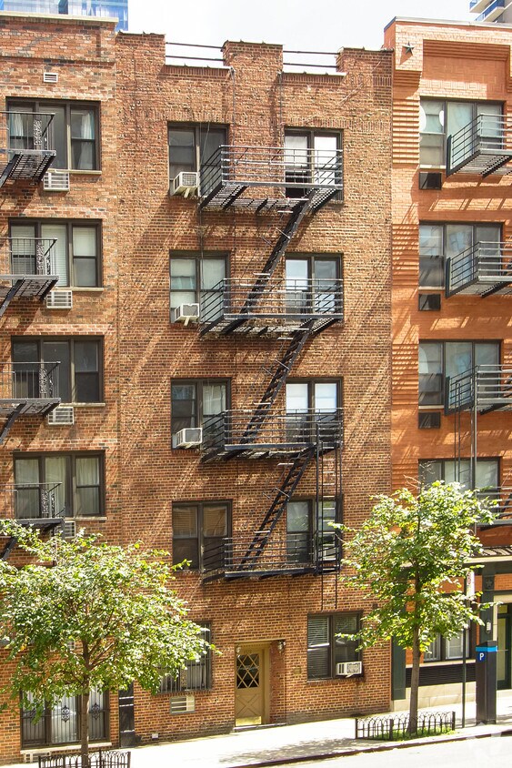 Building Photo - 1378 York Ave