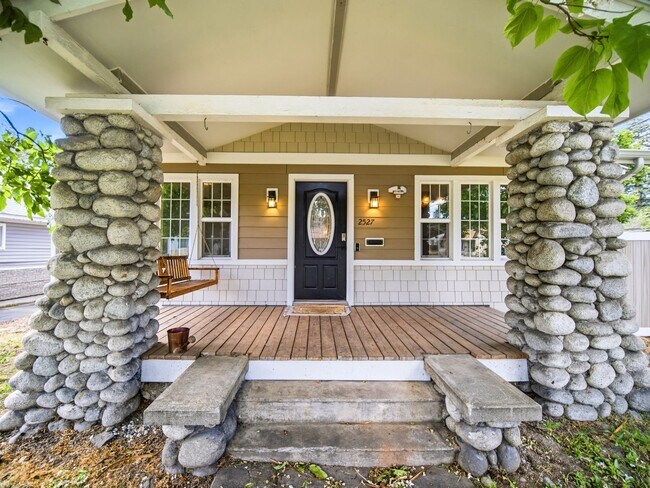 Foto del edificio - Updated Spokane Rental Home with 4 Bedrooms & Private Yard