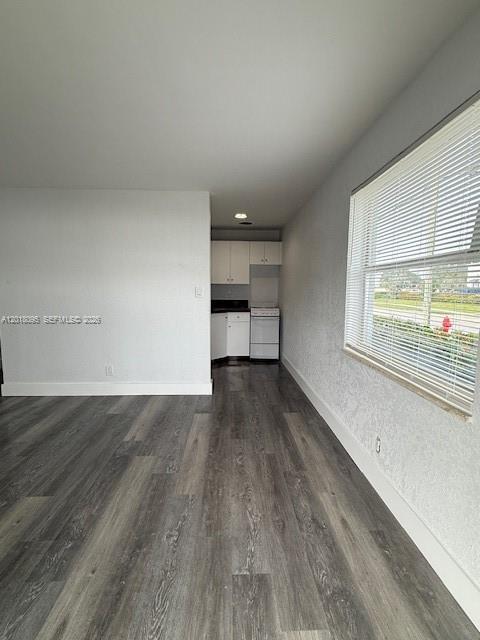 Foto del edificio - 2880 SW 1st St