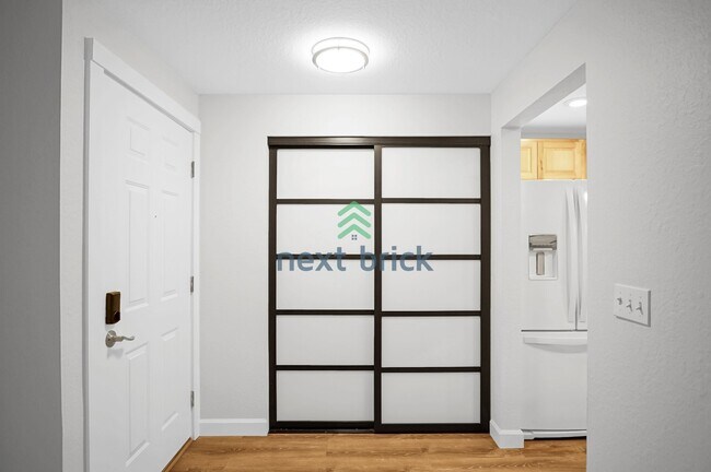 Foto del edificio - Charming 2 Bedroom 1 Bathroom Condo!