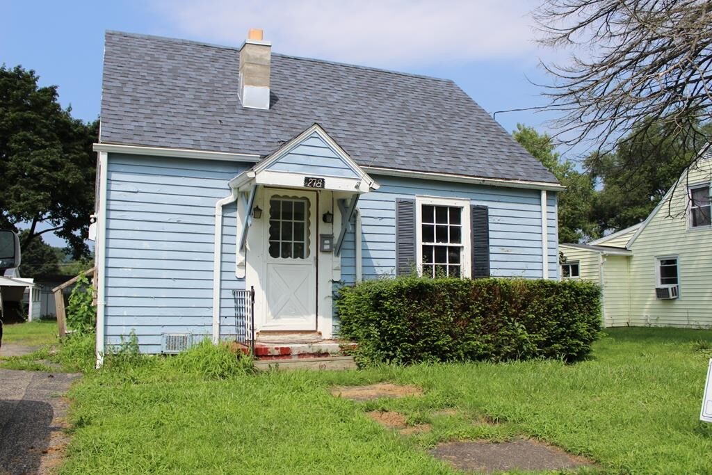Primary Photo - 278 Robert St