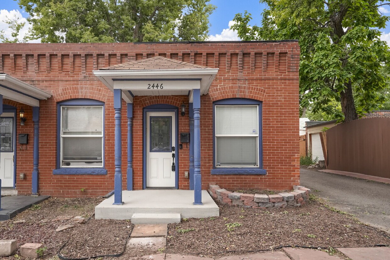 Historic 1 Bedroom in Highlands with Garage - Historic 1 Bedroom in Highlands with Garage