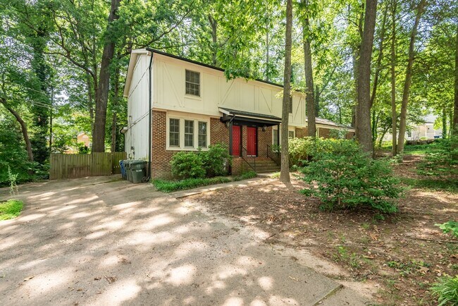 Foto del edificio - Raleigh 2bedroom 1.5 bathroom townhome- Available Now