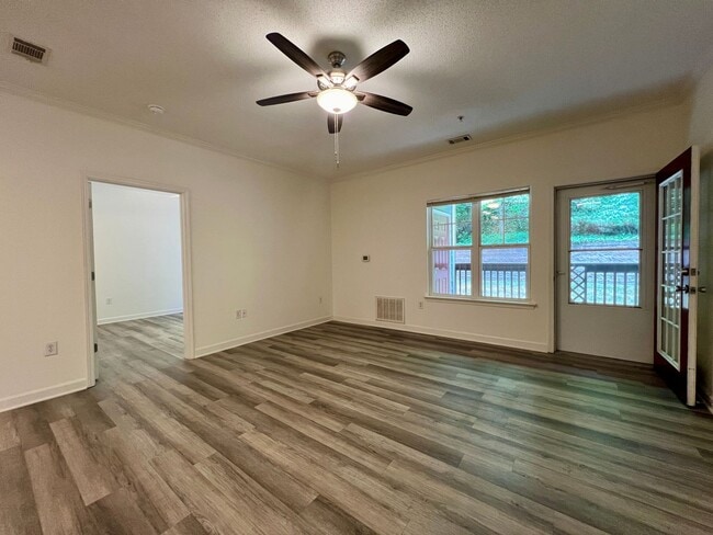 Building Photo - 3-Bed, 2-Bath Condo with Garage! One month free!