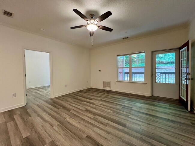Building Photo - 3-Bed, 2-Bath Condo with Garage! One month...