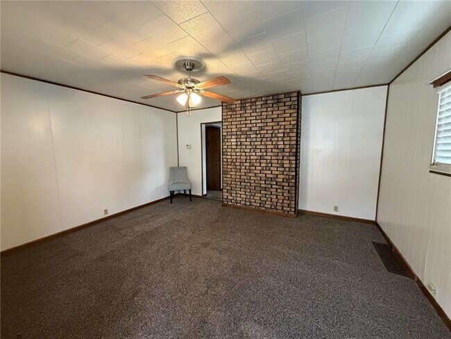 Foto del edificio - 820 Jacoby Rd