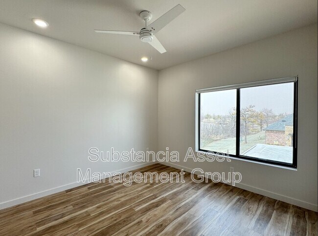 Foto del edificio - 1641 Midtown Pl