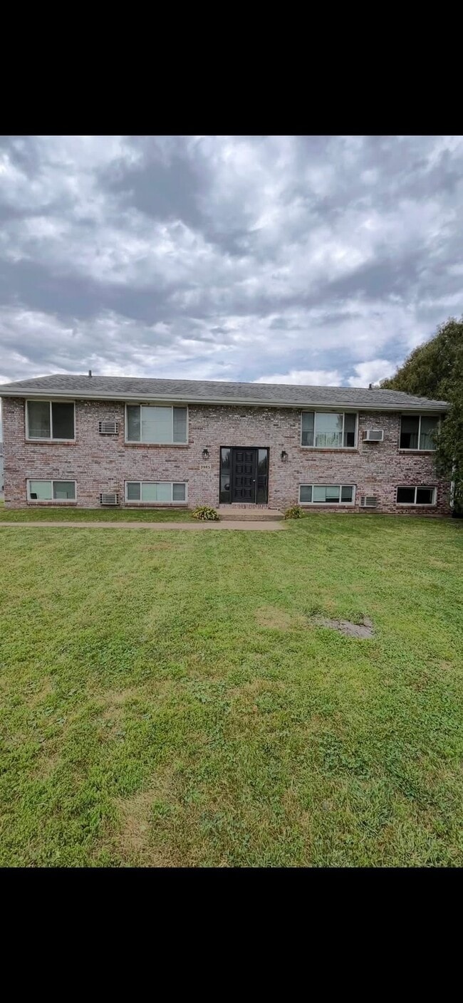 Building Photo - 2985 Hales Mill Rd