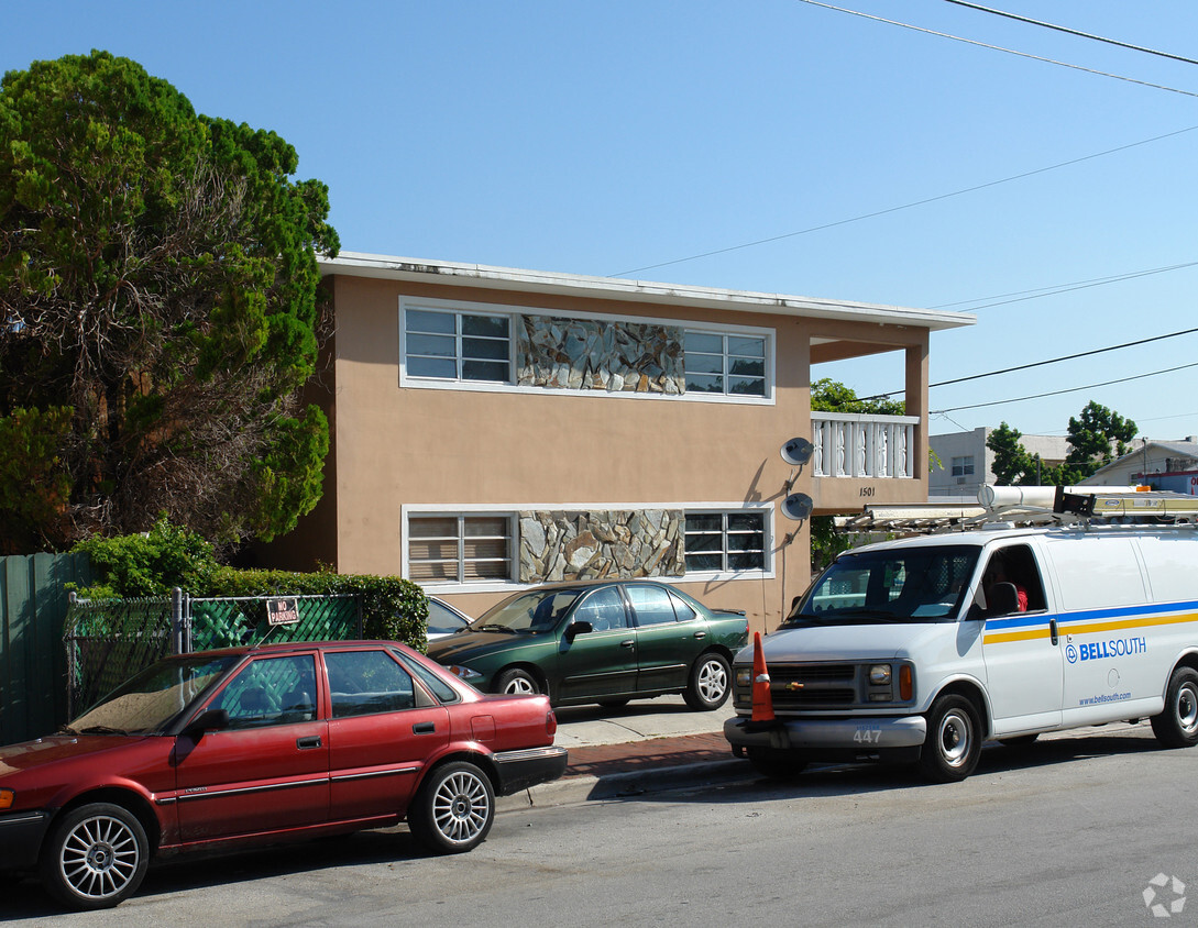 Building Photo - 1501 SW 6th St