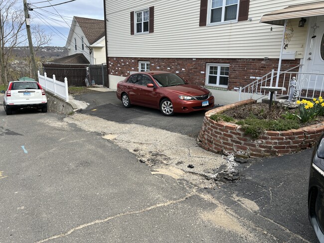 Foto del edificio - 12 Hilltop Ave