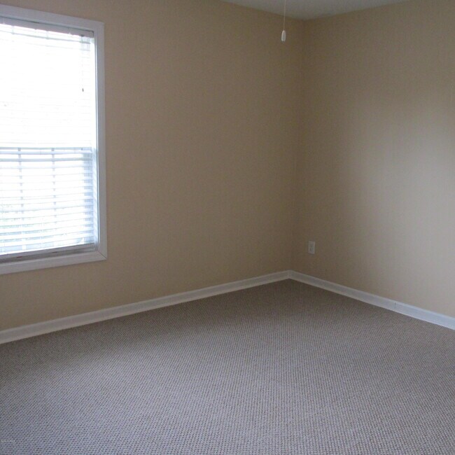 Building Photo - 125 Bur Oaks Blvd