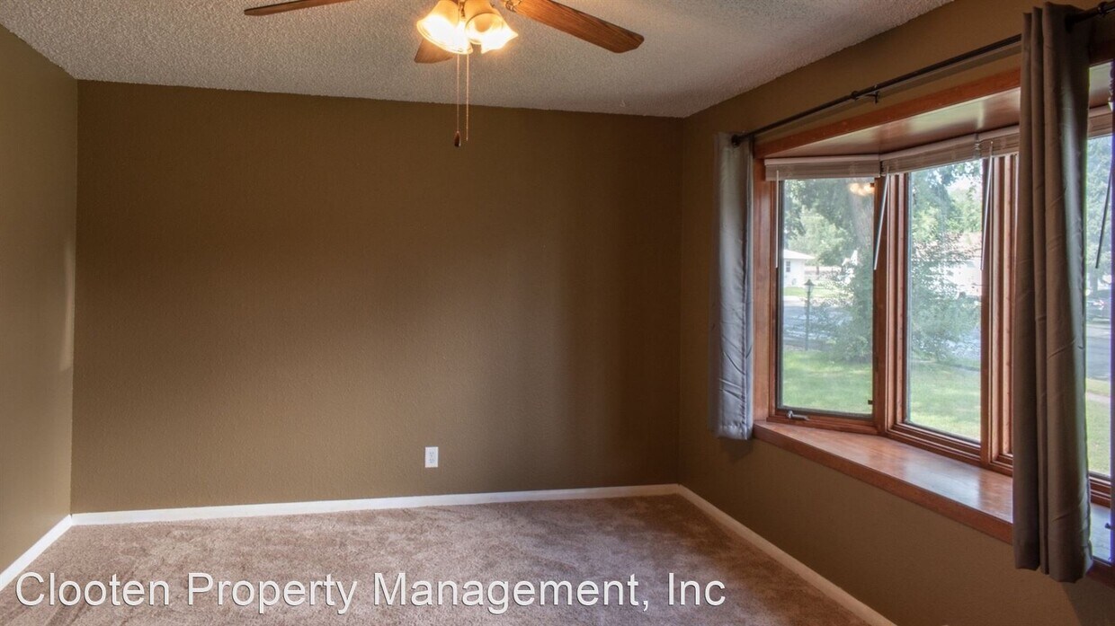 Primary Photo - 3 br, 2 bath House - 570 Sunset Place